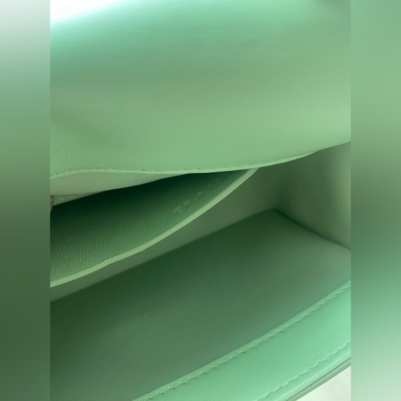 GIVENCHY 4G Pistachio Cross Bag. Brand new in box. Certificate and dust bag - Picture 12 of 15